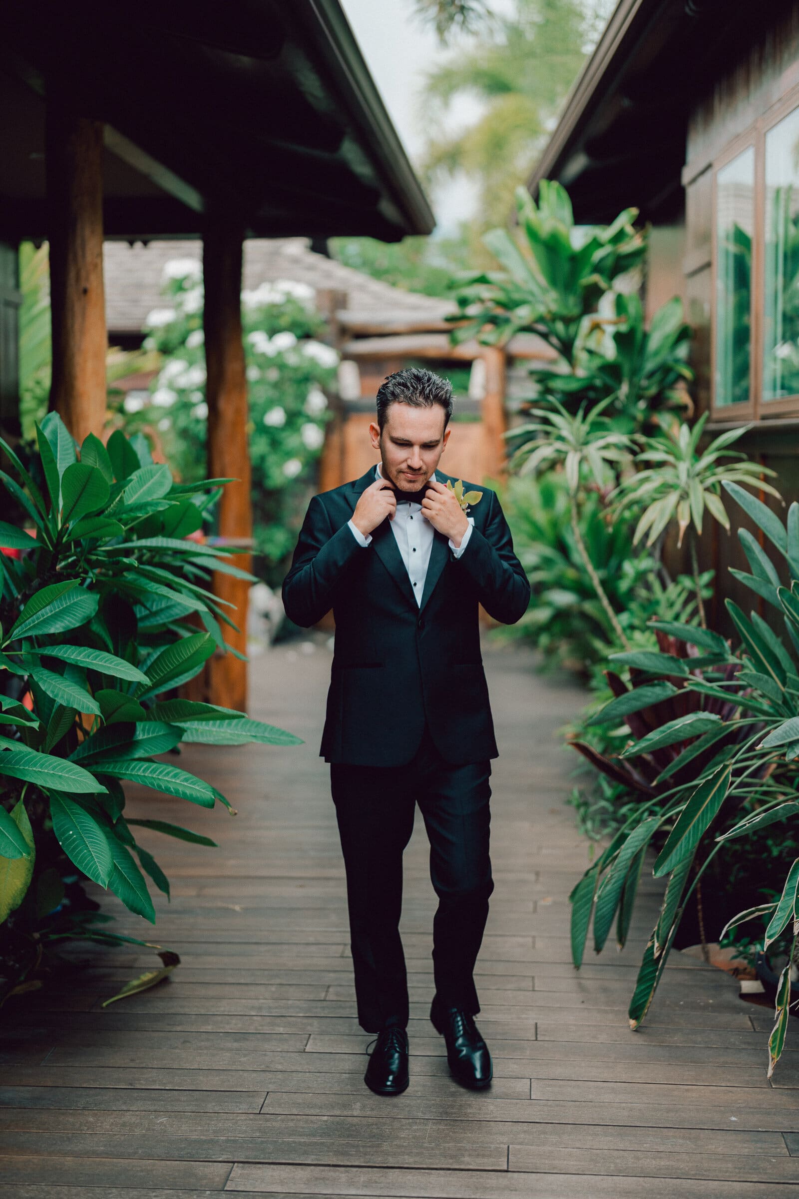 Kaitlyn and Jake wedding at a private estate in Kona, Hawaiʻi, photographed by Corey McCarley