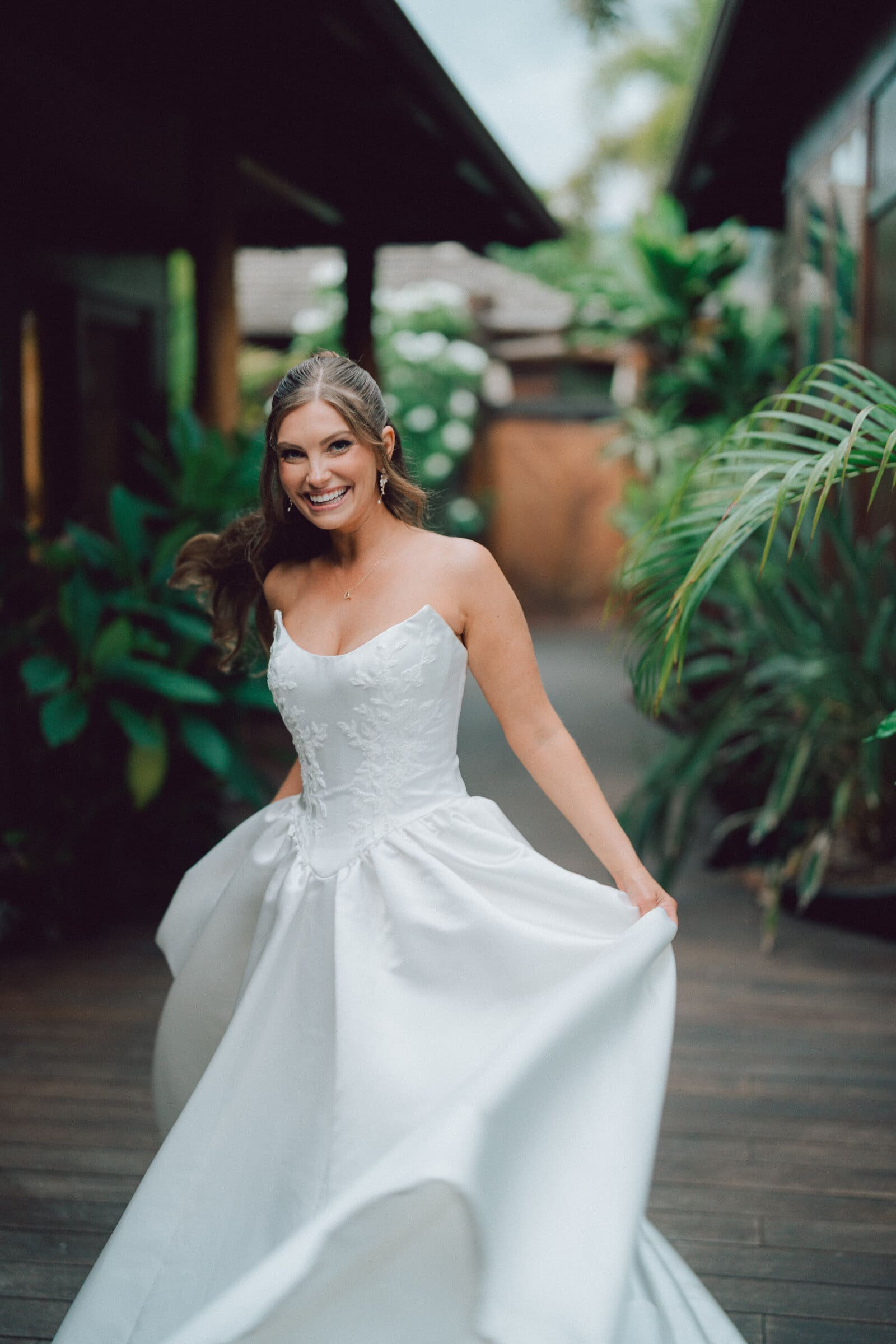 Kaitlyn and Jake wedding at a private estate in Kona, Hawaiʻi, photographed by Corey McCarley