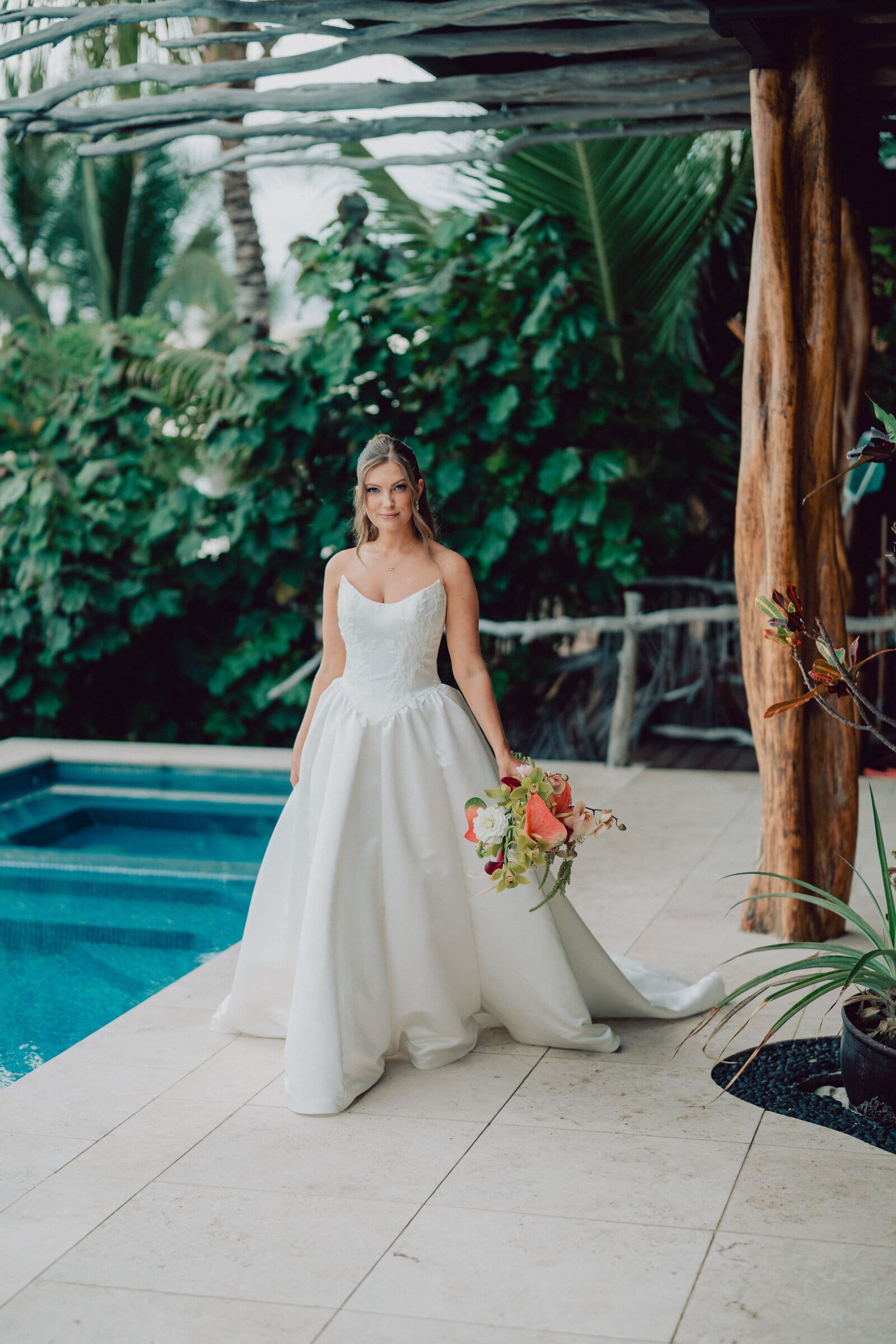 Kaitlyn and Jake wedding at a private estate in Kona, Hawaiʻi, photographed by Corey McCarley