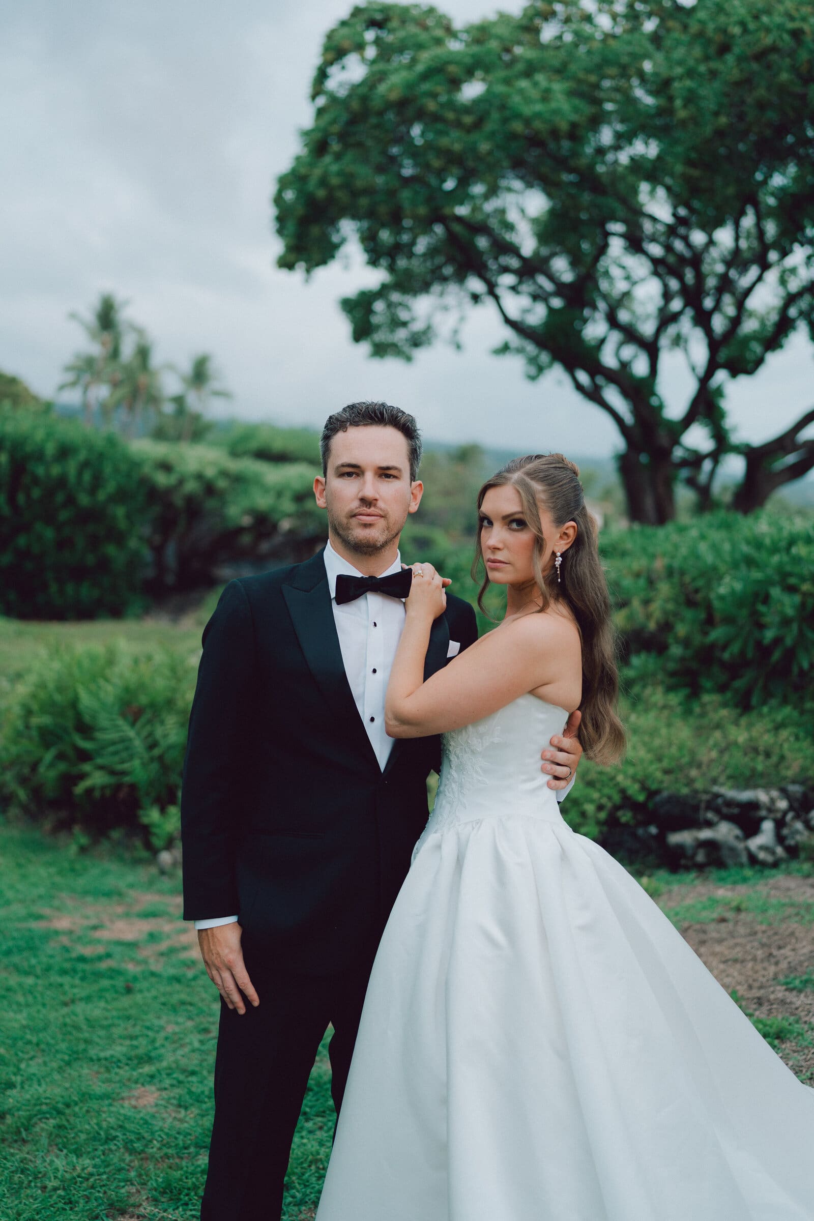 Kaitlyn and Jake wedding at a private estate in Kona, Hawaiʻi, photographed by Corey McCarley