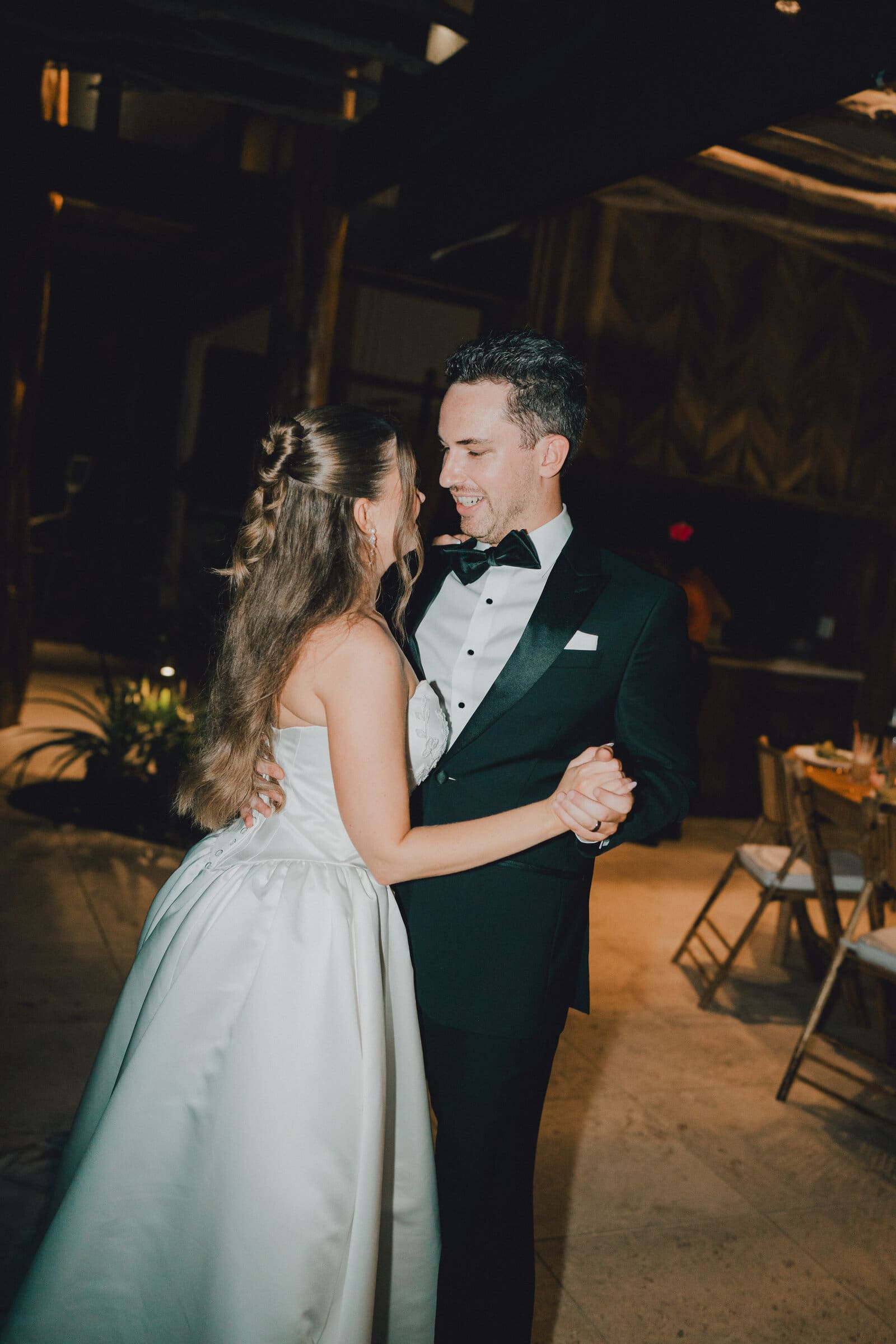 Kaitlyn and Jake wedding at a private estate in Kona, Hawaiʻi, photographed by Corey McCarley